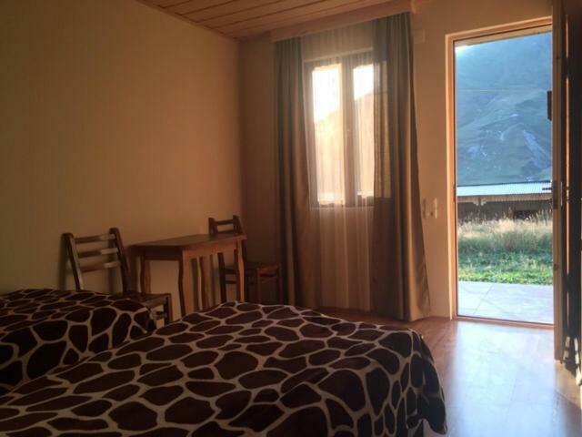 Guesthouse Besarion Ушгули Екстериор снимка